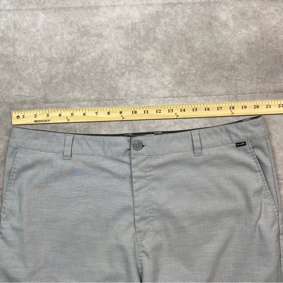 Travis Mathew Shorts Men's 40 Gray Golf Chino Stretch Flat Front Casual - Picture 12 of 14